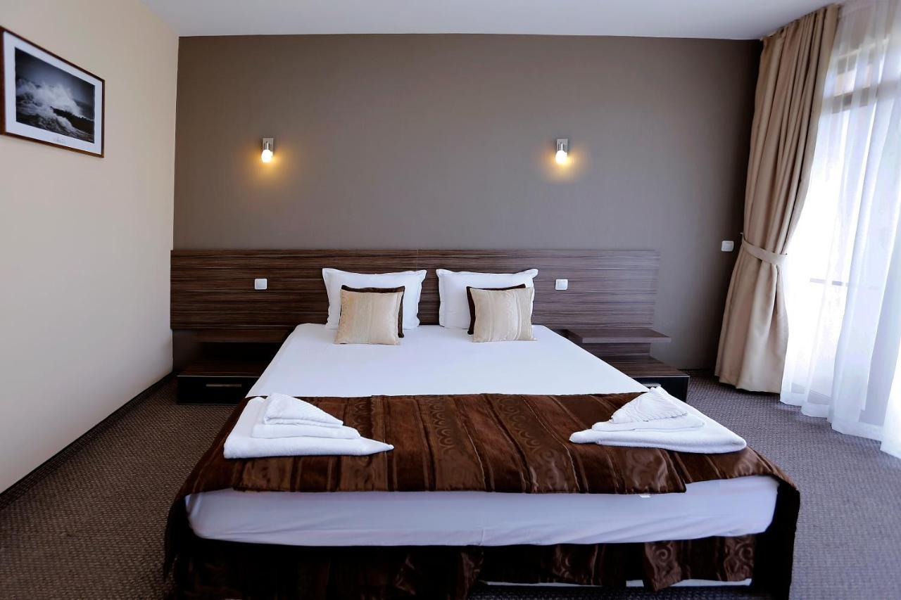 Coral Hotel Pomorie Exterior photo